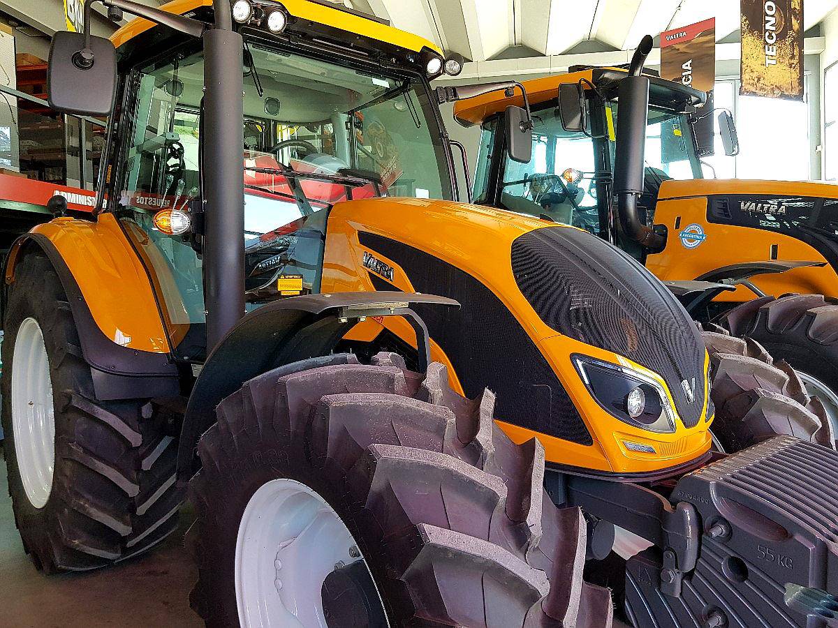 Tractor Valtra A134h - Powershift