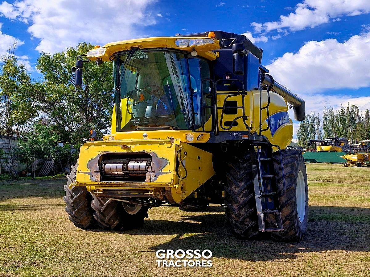 Cosechadora CR 9060, 5.600 Horas, 2008