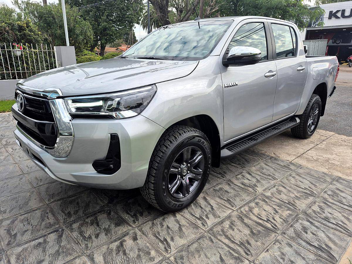 Toyota Hilux SRV 4X2 Automática (0 KM)