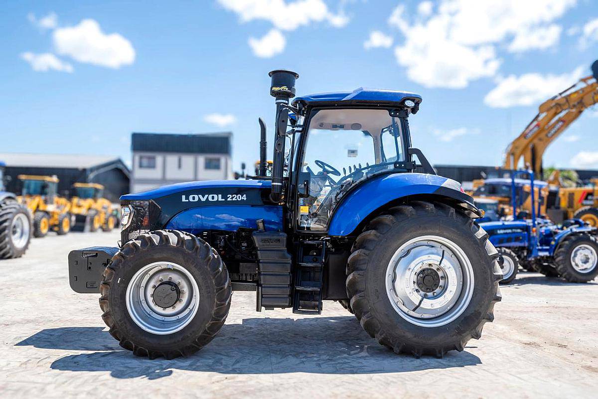 Tractor Lovol Modelo 2204 , 220 HP , 4x4, Nuevo.