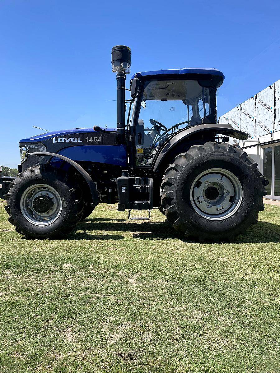 Tractor Lovol 145 HP Cabinado