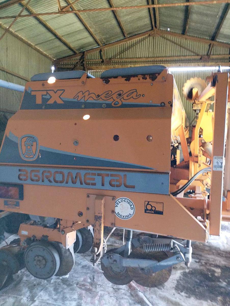 Agrometal TX Mega 13a52 Neumática con Doble Fertilizacion