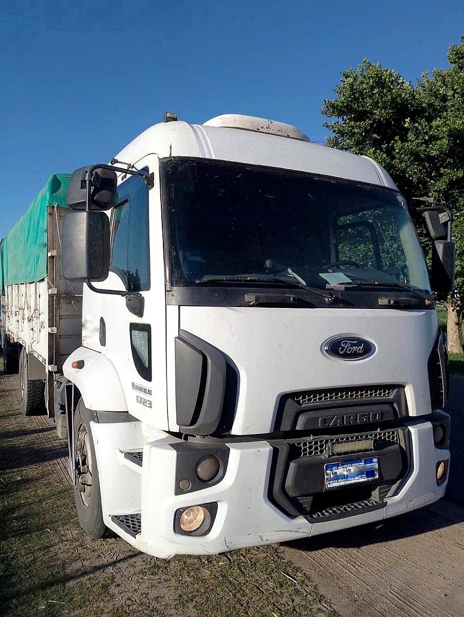 Ford 1723 año 2016 Carrocería Acoplado Ombu 2017 B/V