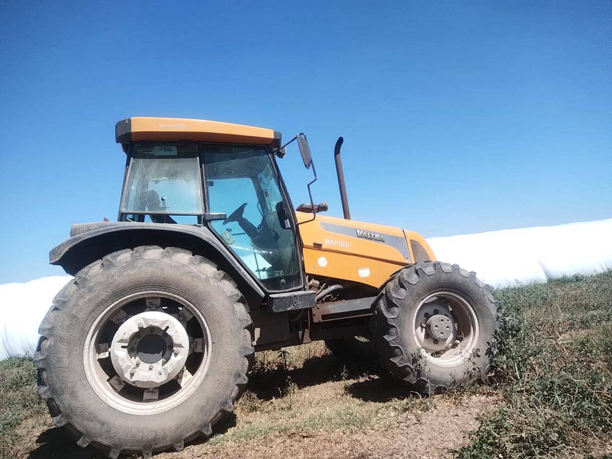 Tractor Valtra BM100 Usada