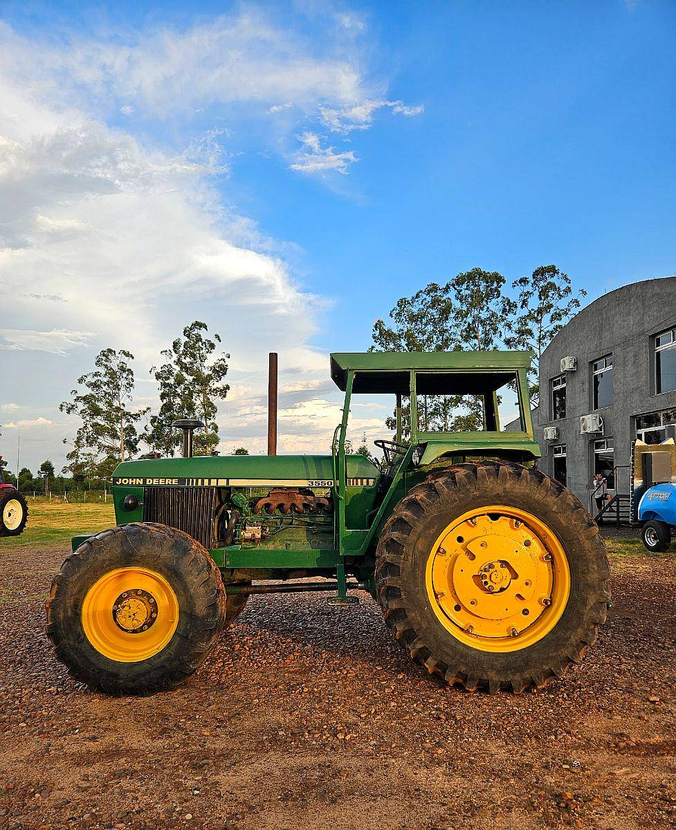 Tractor John Deere 3550 4X4