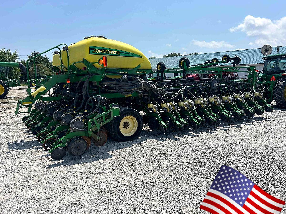 Plantadora John Deere DB60 2012 - 6.970 Has de USO