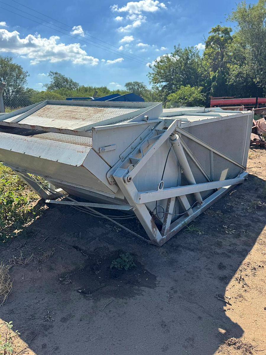 Canasto de Cosechadora Amada para Mani Volquete