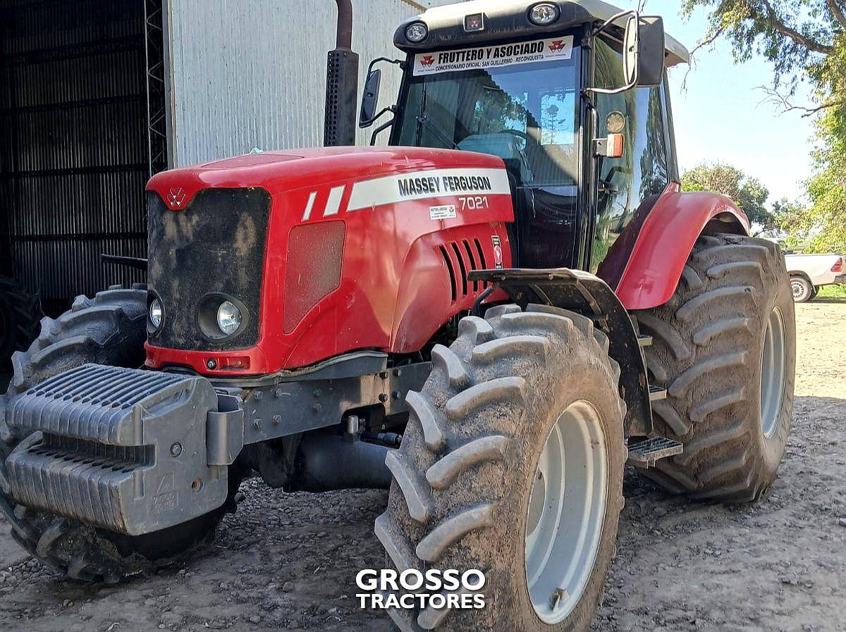 Tractor Massey Ferguson 7021, año 2016