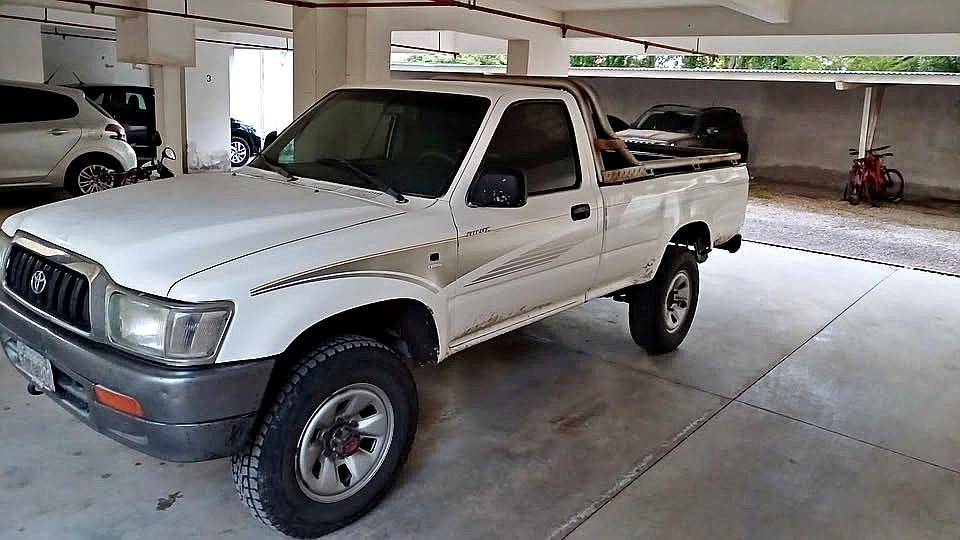 Camioneta Toyota Hilux 2004 4X4