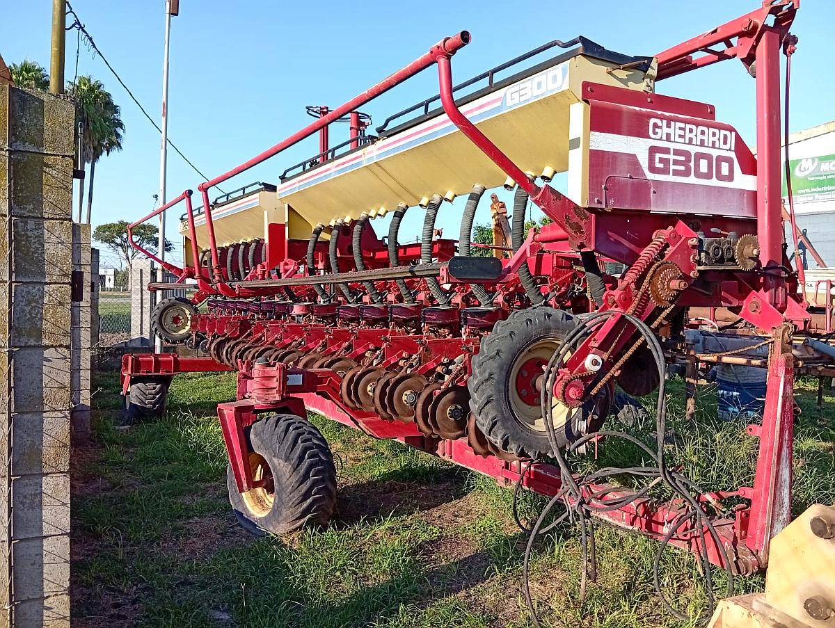 Sembradora Gherardi G300 16 a 52 Autotrailer con Monitor.