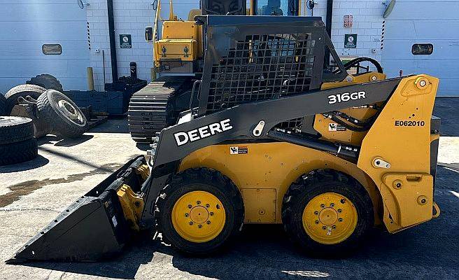 Minicargadora John Deere 316gr 2023 sin USO - Entrega ya
