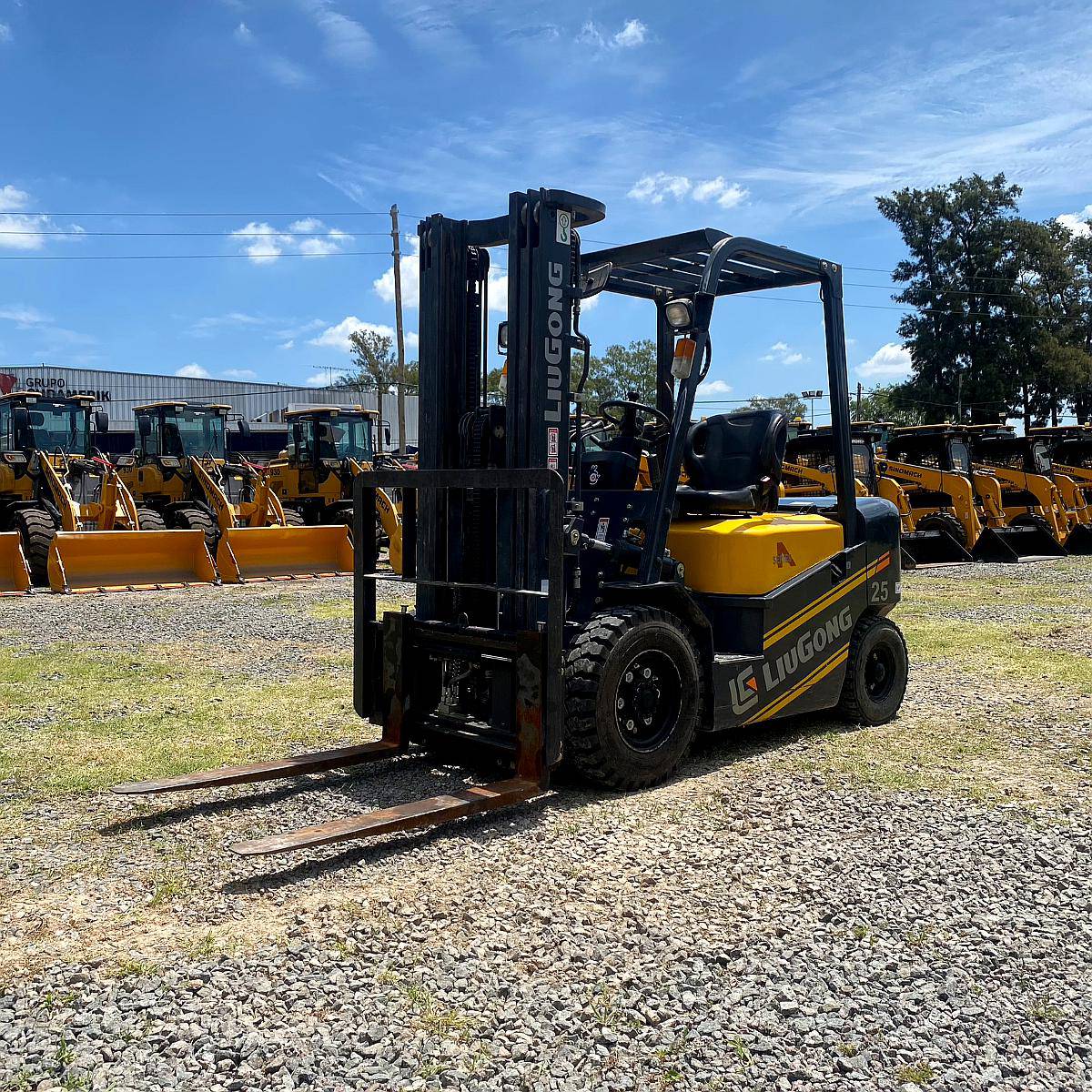 Autoelevador 2500kg / 2.5 Toneladas Liugong CPCD25