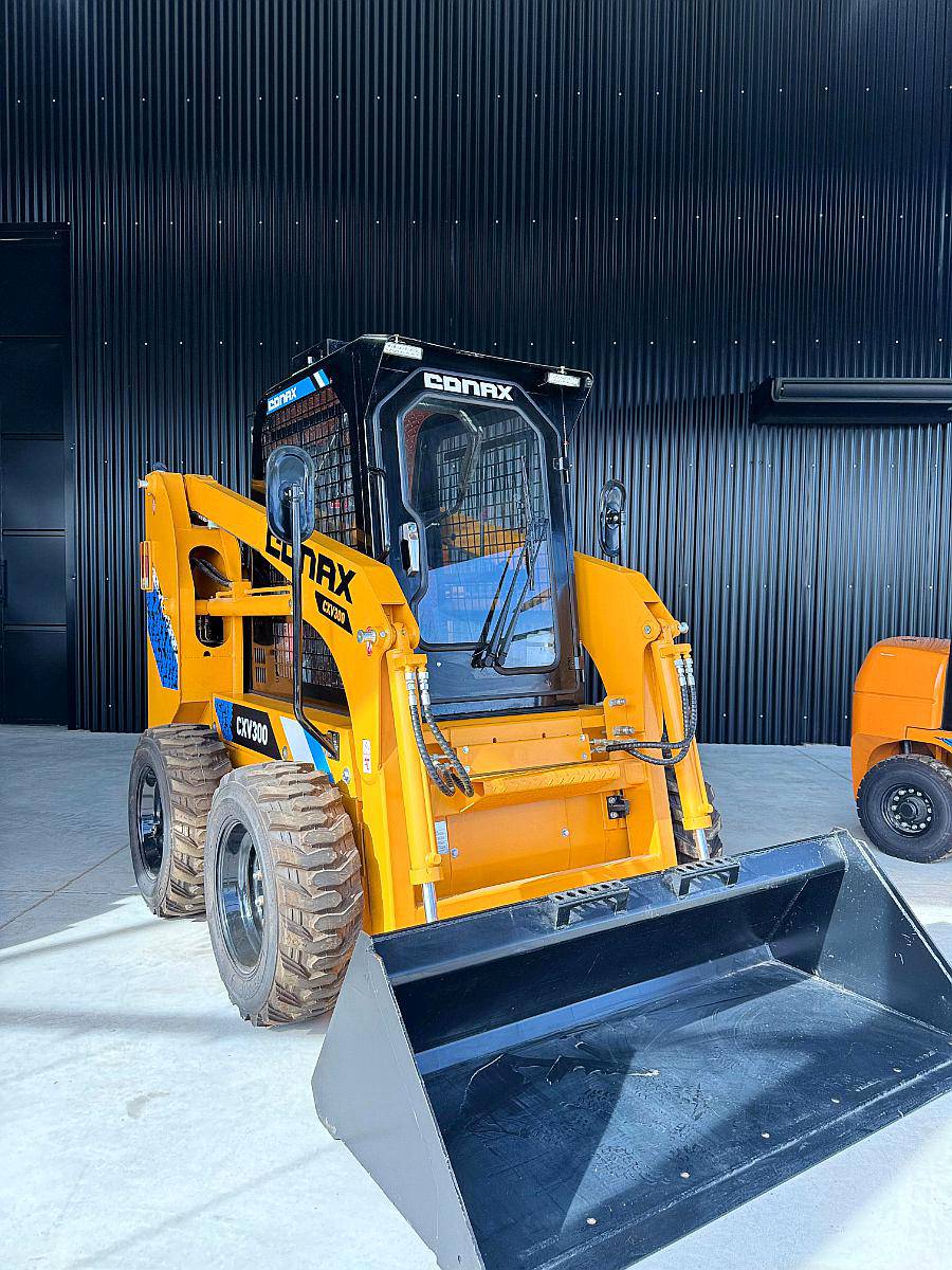 Minicargadora Conax CXV300 de 54 CV