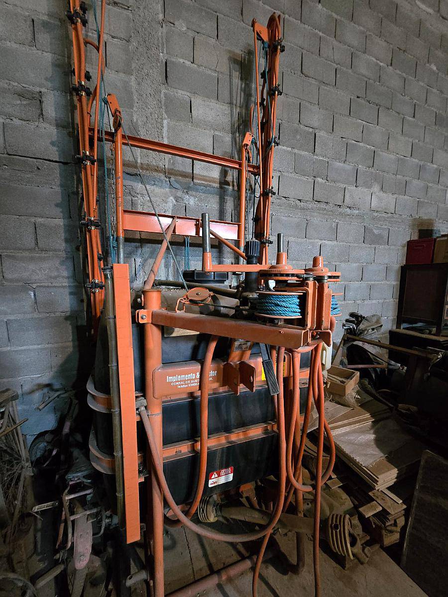 Pulverizador Jacto 600 Lts 10 Hectareas de USO - Año: 2005 - Agroads (cod:  1027633)