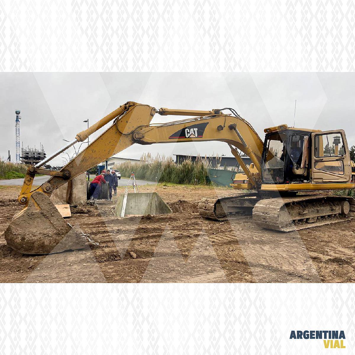 Excavadora Caterpillar 320b (id827)