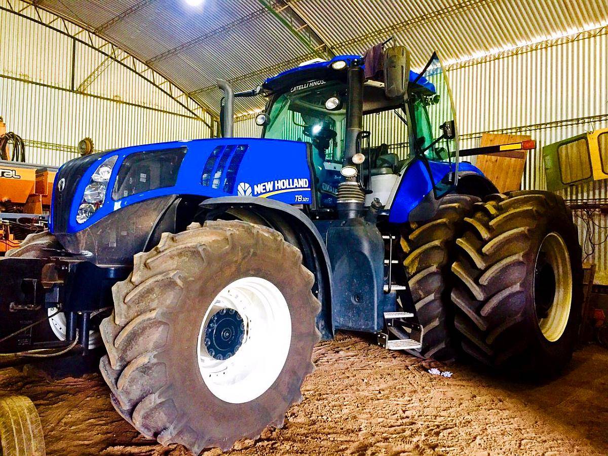 New Holland T8 320