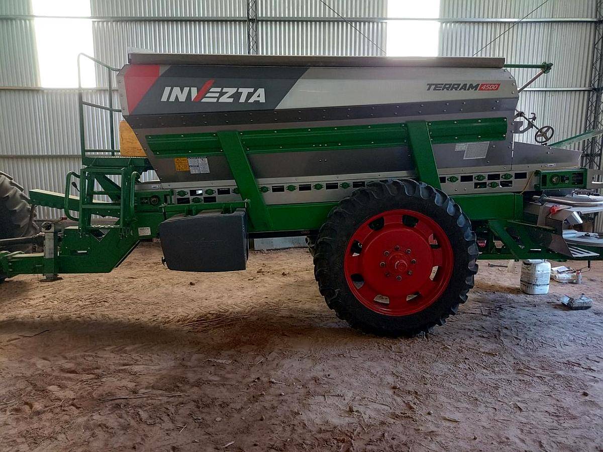Fertilizadora Invezta Terram 4500