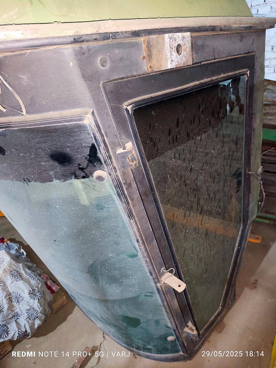Repuesto Parabrisas de John Deere 1175. año 1998