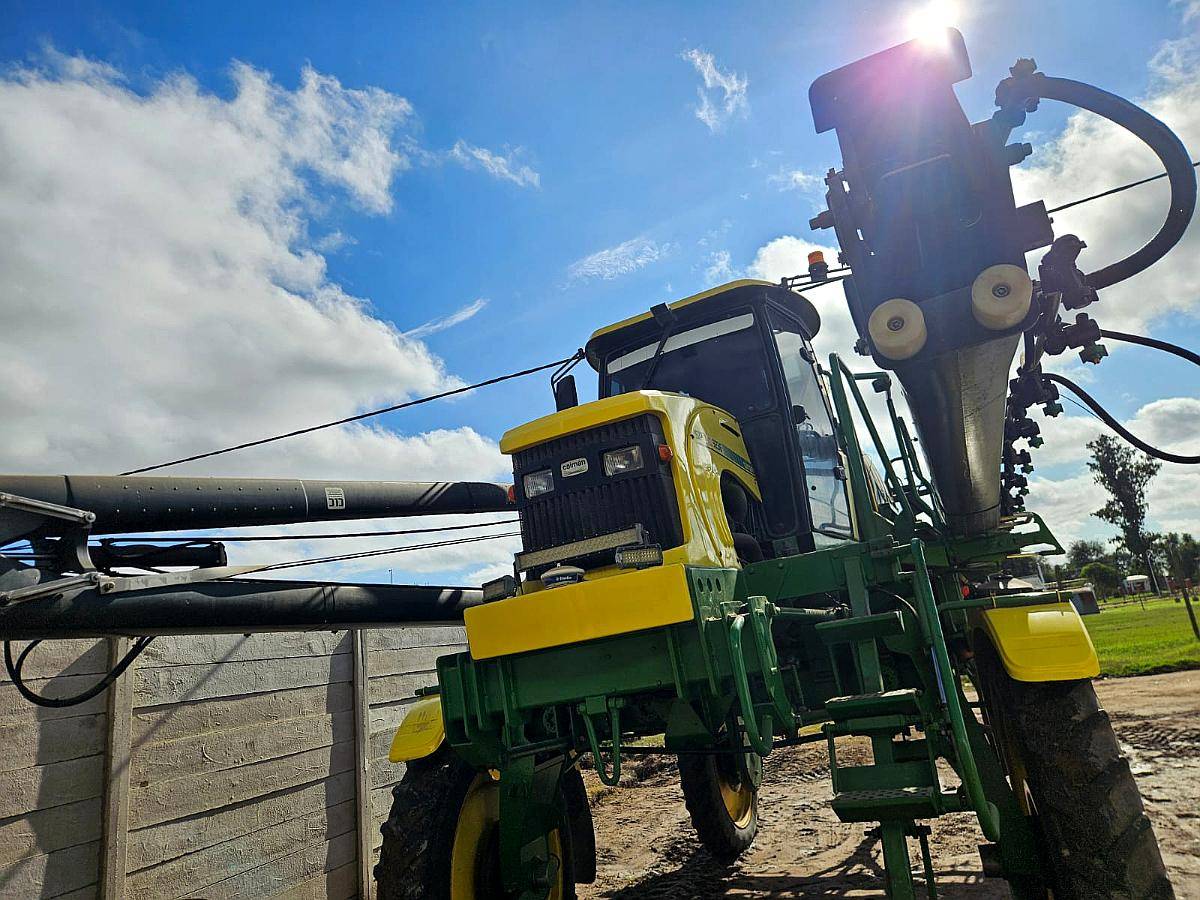 Pulverizadora Caiman SP 3236 2012 Excelente Estado