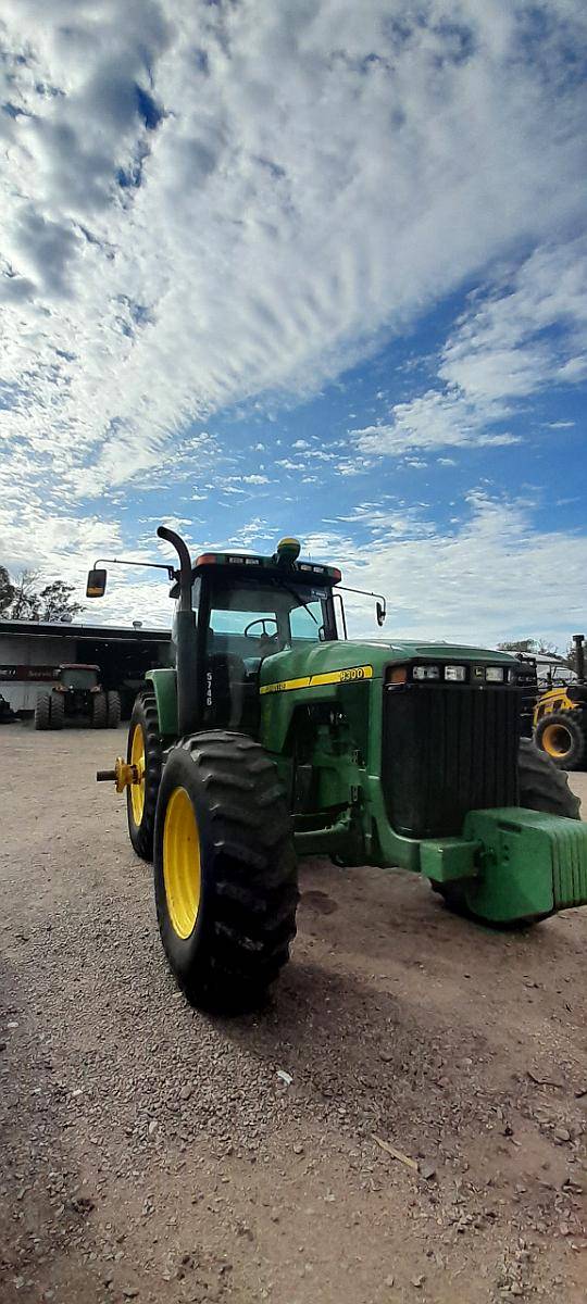 Tractor John Deere 8300 con Piloto