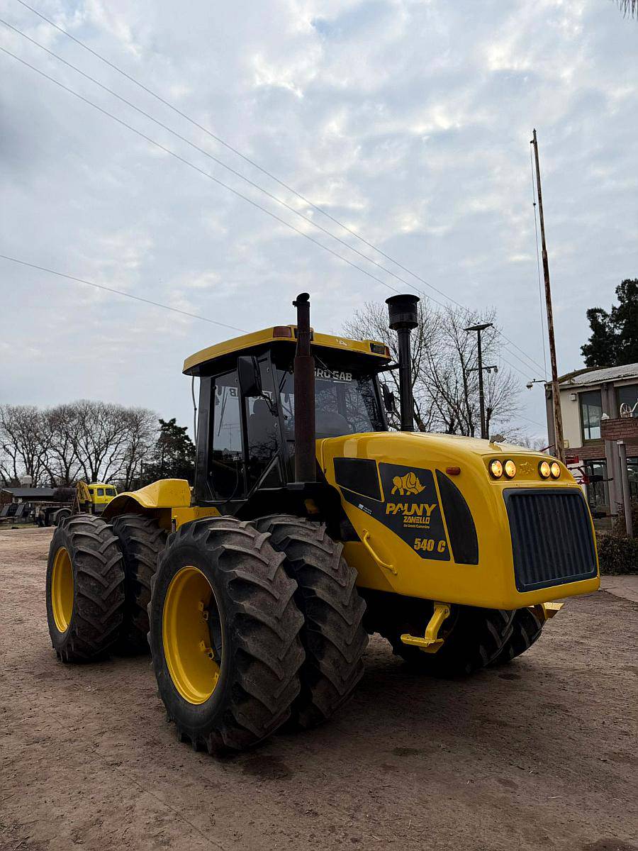 Tractor Pauny 540c con Duales 18-4-34 Motor Cummins