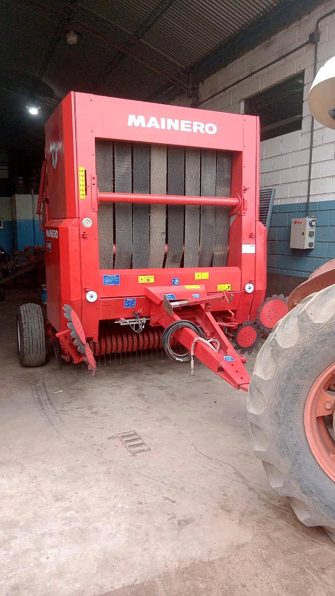 Enrolladora de Forrajes Mainero 5880