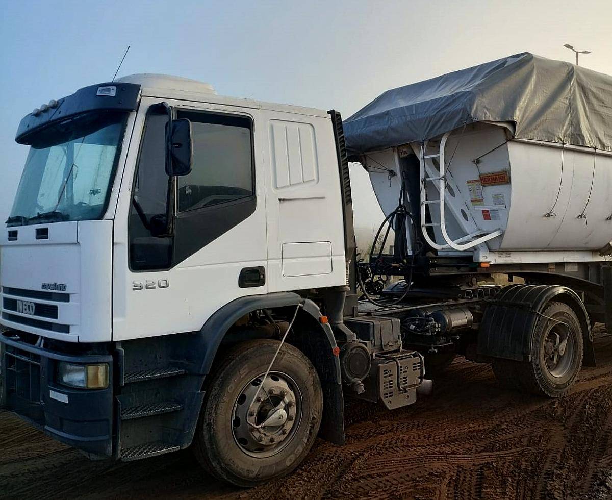 Iveco Caballino Tractor 320