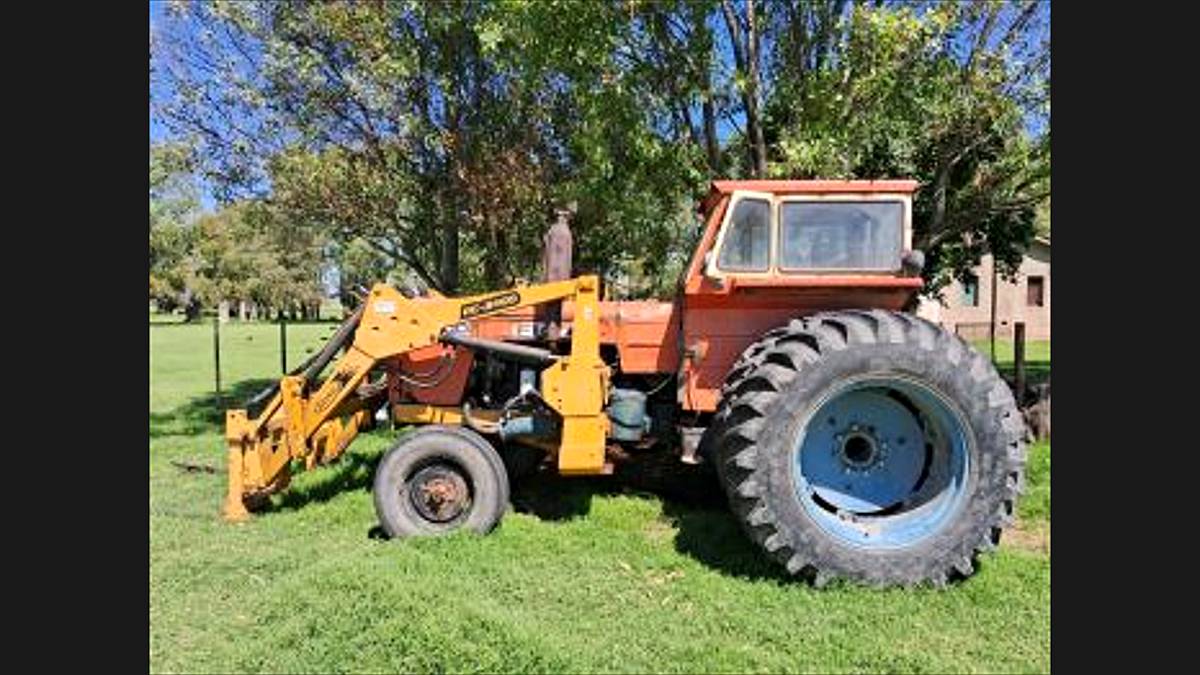 Tractor Fiat 900 e . Pala Cargadora , Piche Rollos y Caballe