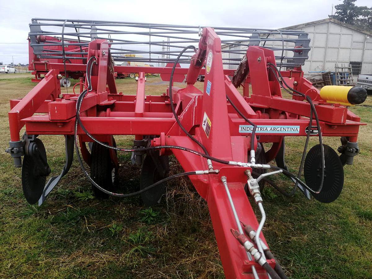 Descompactador de Suelos Apache de 8 Laminas