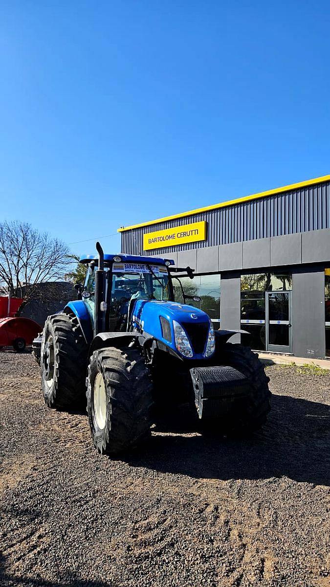 New Holland T 7.245 con Piloto. Excelente Estado General