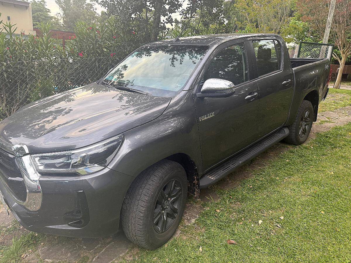 Toyota Hilux Doble Cabina 4X4