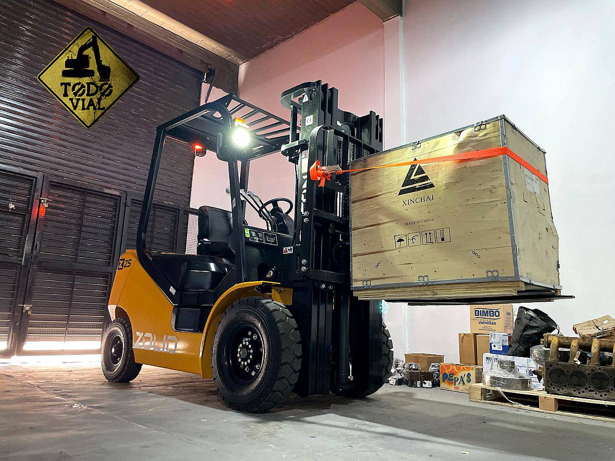Autoelevador Zolid Z25 2.500kg T/T 4.5mt Diesel Todo Vial