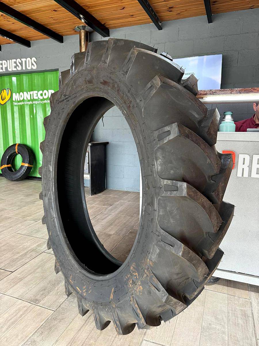 Cubierta 12.4-36 Reforzada 14 Telas R1 Pulverizadora