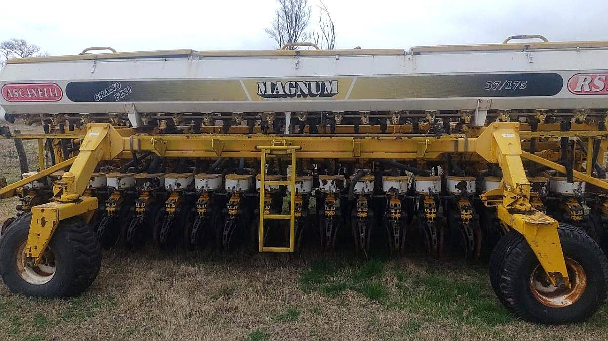 Sembradora Ascanelli de 37 a 17.5 Placa a 35 . - Fert Simple