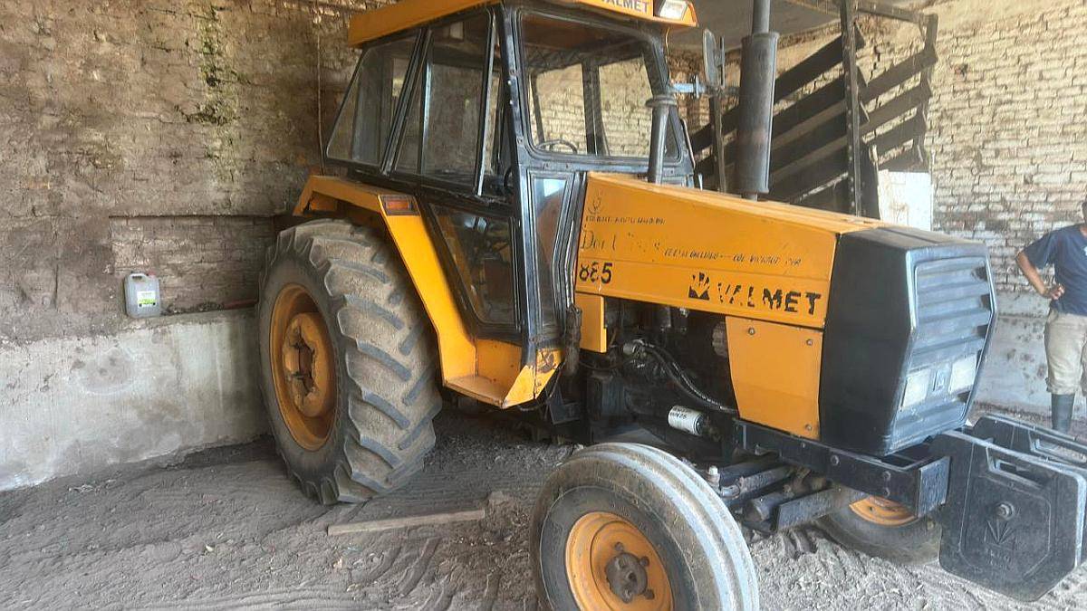Tractor Valmet 885 Tracción Simple, Mod 1996, Caja 16x8