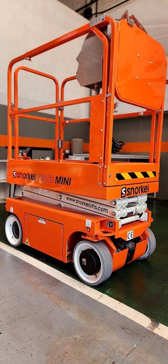 Plataforma Elevadora de Personas Snorkel Mini Compacta- 6mts