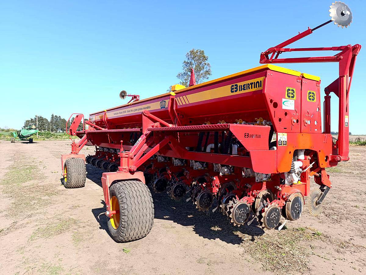 Sembradora Neumatica Bertini 32000 de 24 a 35 y 16 a 52