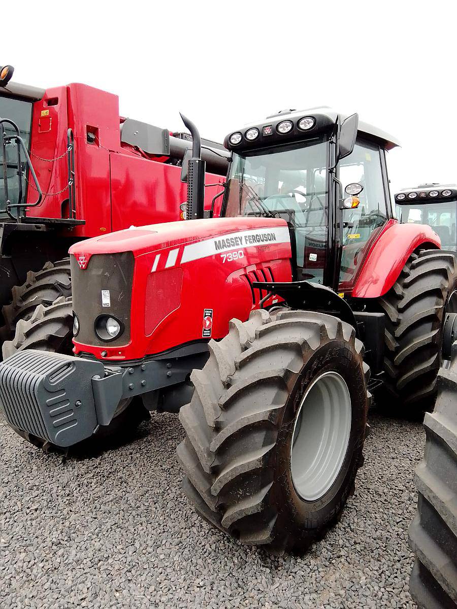 Tractor Massey Ferguson 7390