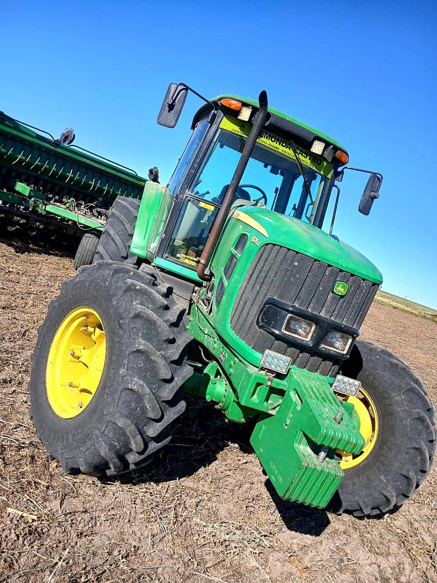 Tractor John Deere 6125j - 2010