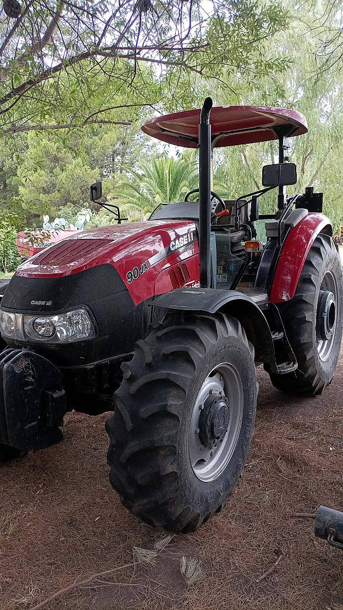 Case JX 90 2300 Horas
