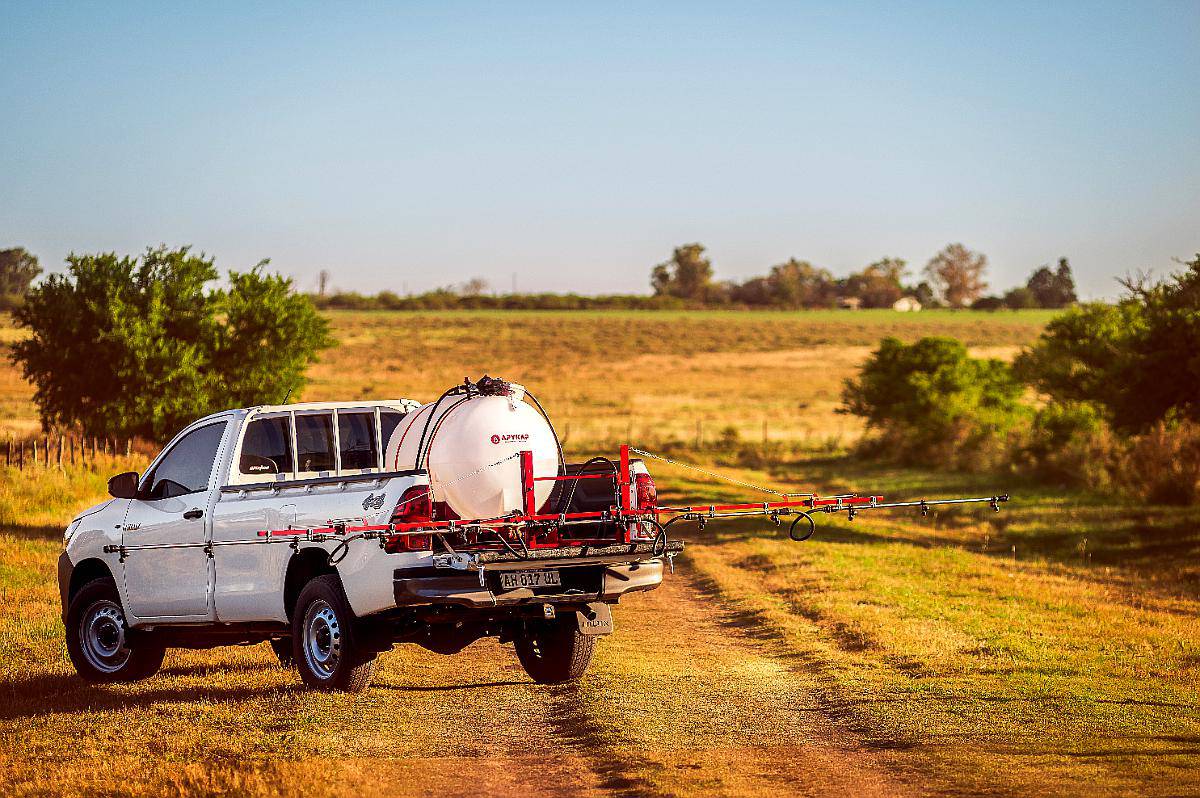 Equipo Pulverizador a 12v, Tanque 400lts y Botalón 6m