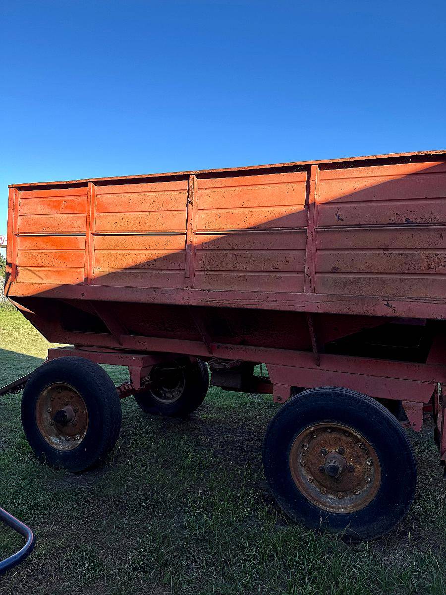 Vendo Tolva Sola y Brusa 8 TT