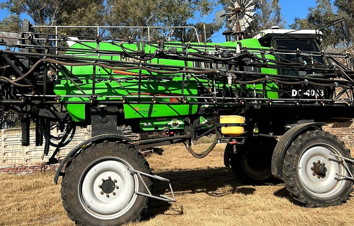 Pulverizadora Metalfor 3200 - 30mt- 5.600 Hs - de Productor