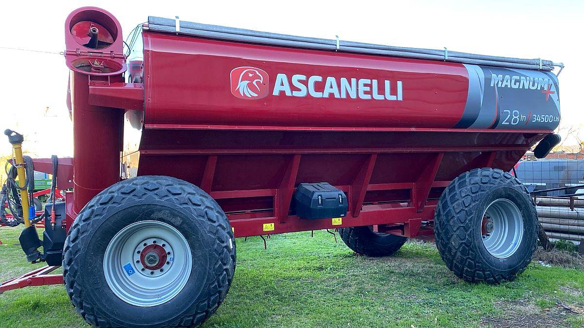 Ascanelli 28 TN. Nueva con Balanza y Cubiertas