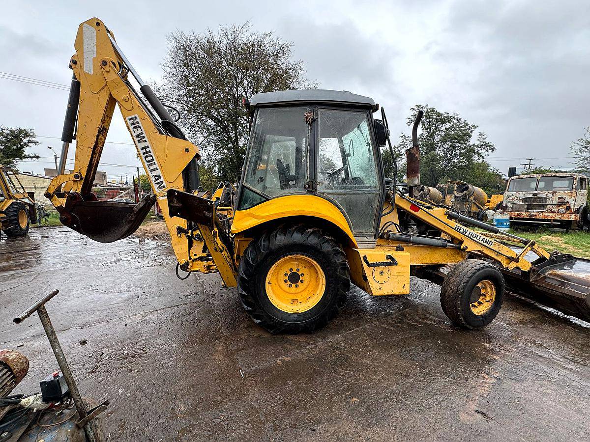 Retroexcavadora Retropala New Holland LB90 2006 Excelente