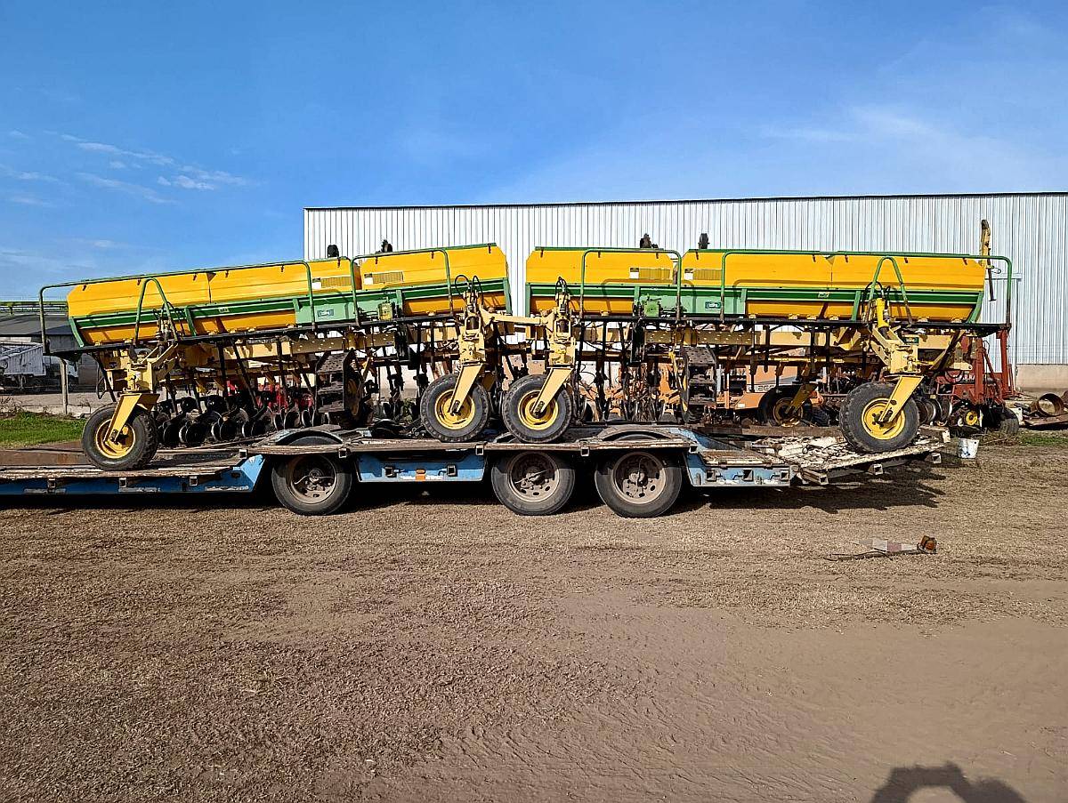 Fertilizadora Marca SR de 31 Líneas a 35.2 cm