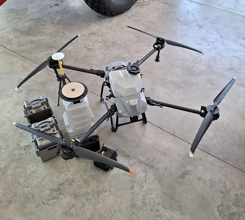 Dron Hongfei 50lts. + 4 Baterías + 2 Cargad./ Enfriador