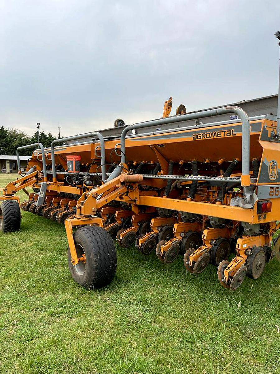 Sembradora Agrometal TX Mega de 20 Surcos a 42cms