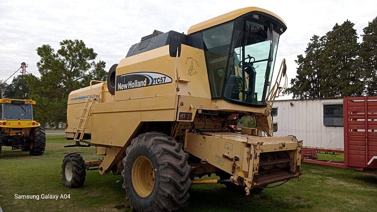 Cosechadora New Holland TC 57