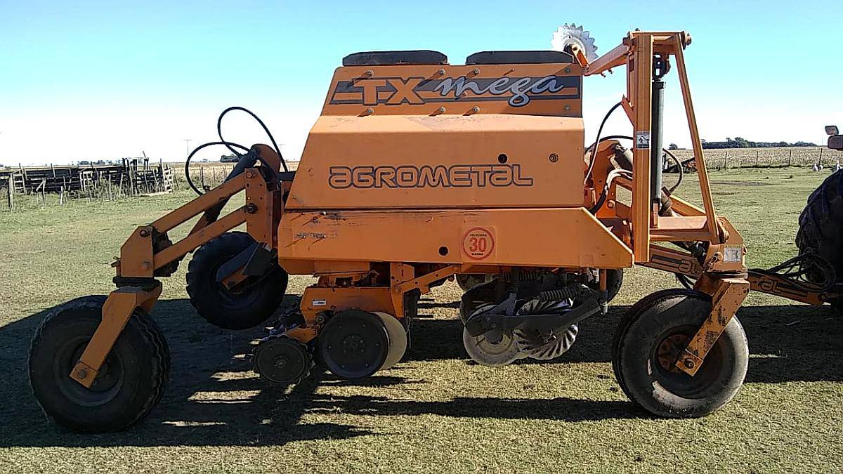 Agrometal TX Mega 9-52 Doble Fertilización 2002
